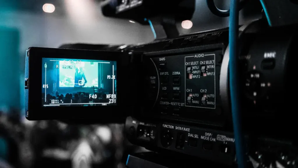 Camera viewfinder screen during filming of a digital project presentation